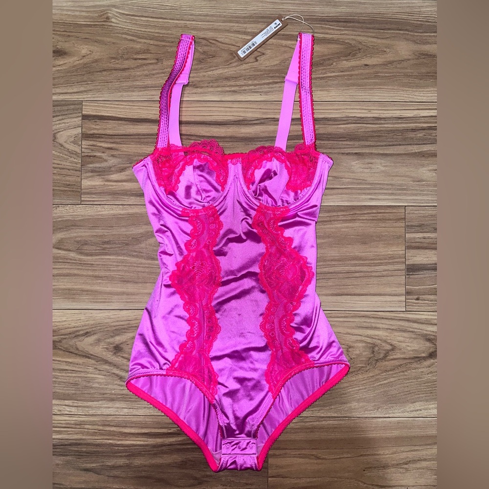 SKIMS Bodysuit- Stretch Satin Lace Balconette XXS, Neon-Orchid Multi NWT